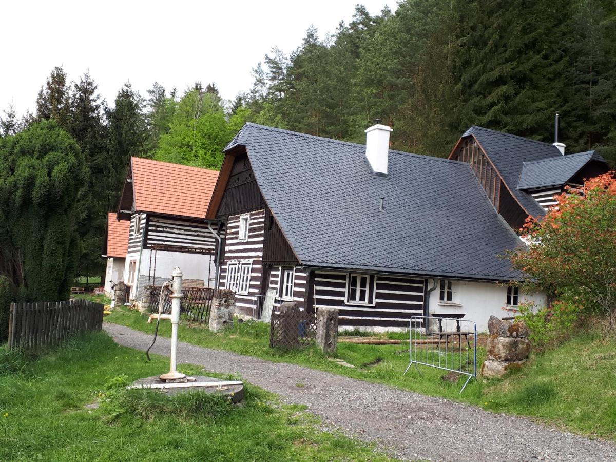 Hlucov Lesni Chalupa Kokorin Exterior foto