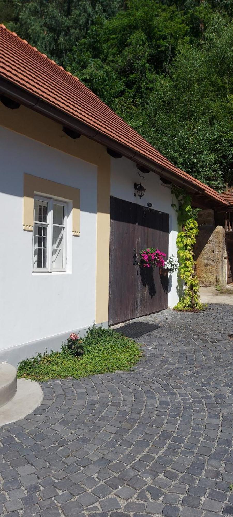 Hlucov Lesni Chalupa Kokorin Exterior foto